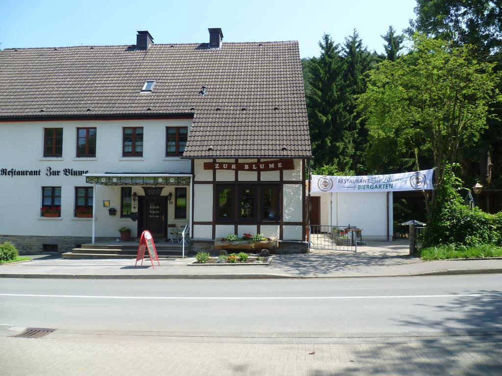 Restaurant Zur Blume Apartment Hattingen Exterior foto